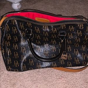 Medium sized purse
